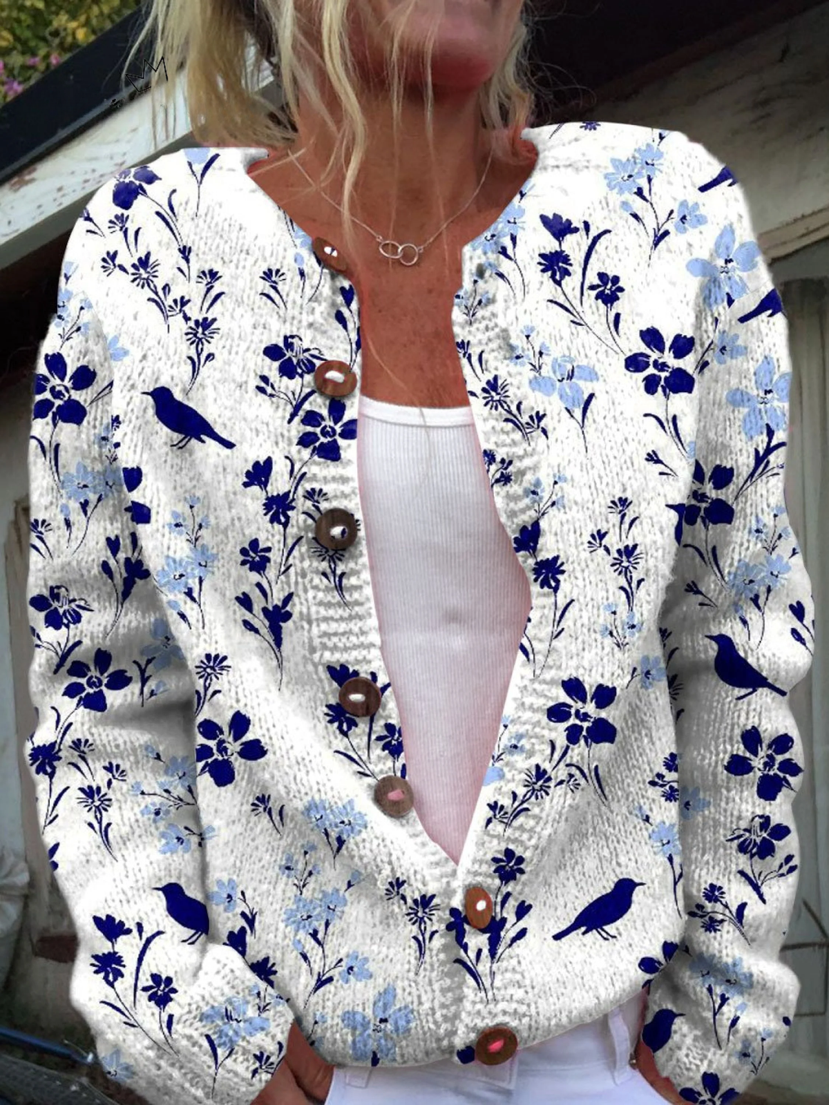 Vintage Strickjacke mit floralem Kunstdesign und Knöpfen