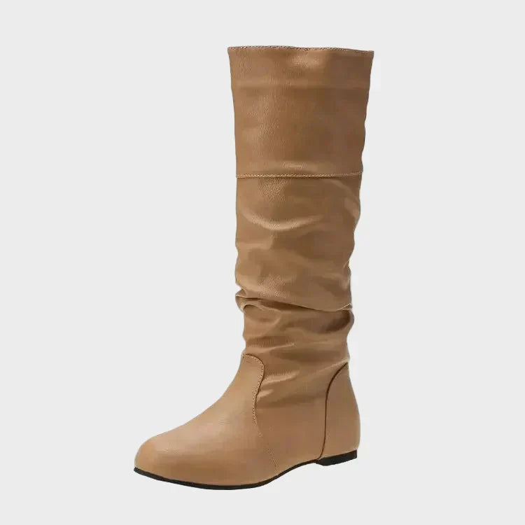 Vassia - Legere Stiefel mit niedrigem Absatz und Falten
