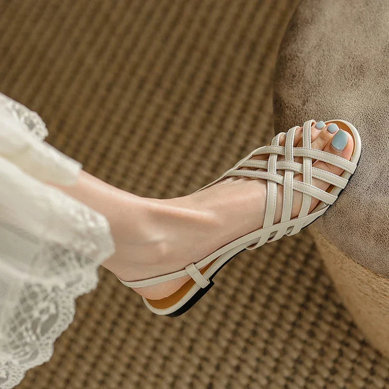 "Boho Sandalen" kann umgeschrieben werden als "Sandalen Boho".