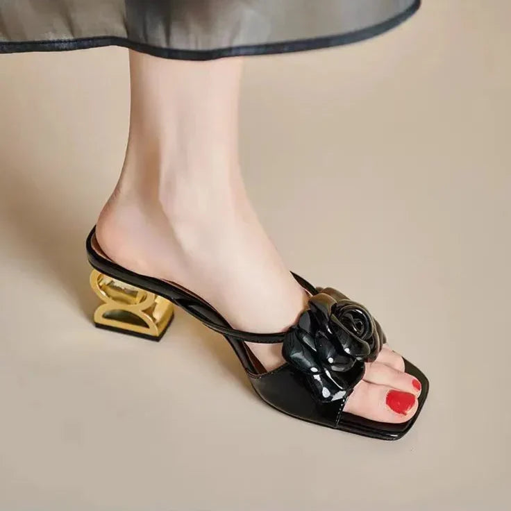 Rosen Sandalen mit Absatz