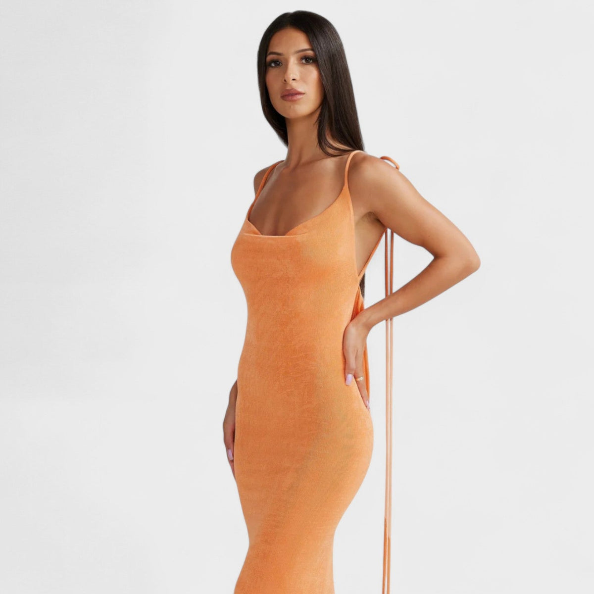 Luna - Das Kleid, das Ihre Kurven zur Geltung bringt